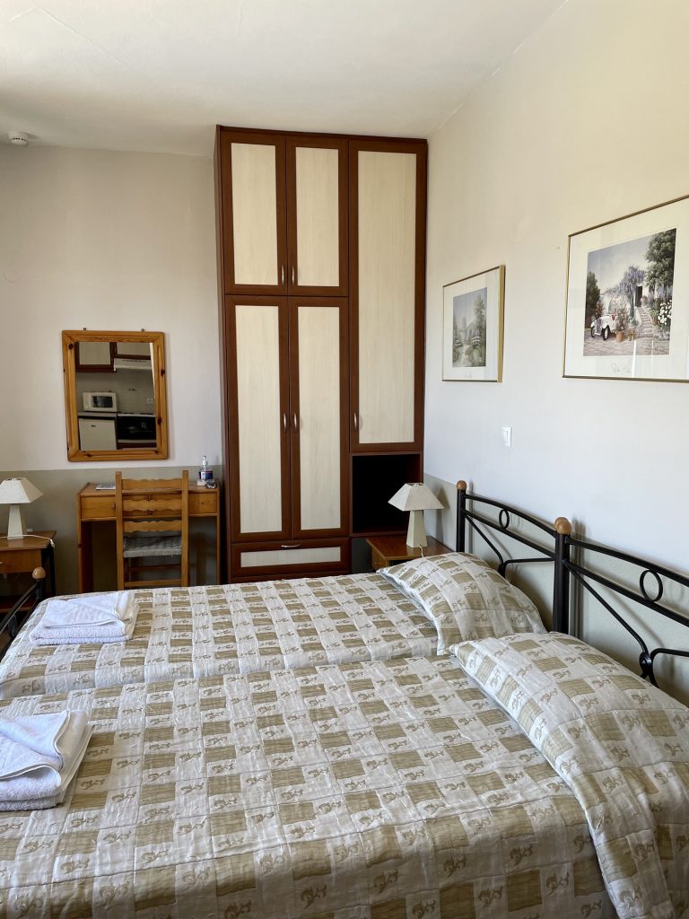 Studio with balcony (second floor)