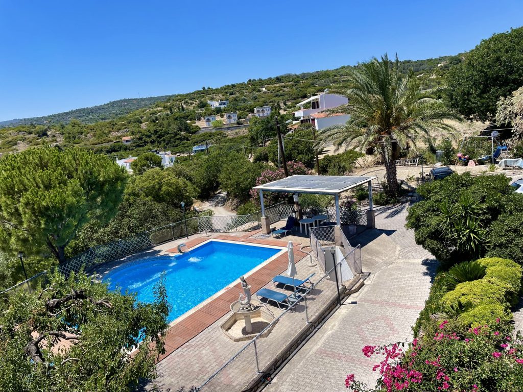 Studio with balcony (second floor)